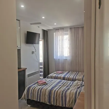 Aleksandar 2 Apartment *